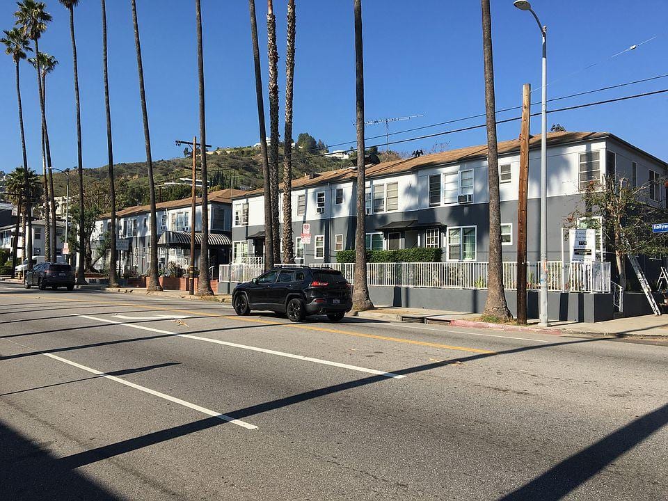 $2,795/mo — 2 bd, 1 ba Apartment at 7735 Hollywood Boulevard, Los Angeles